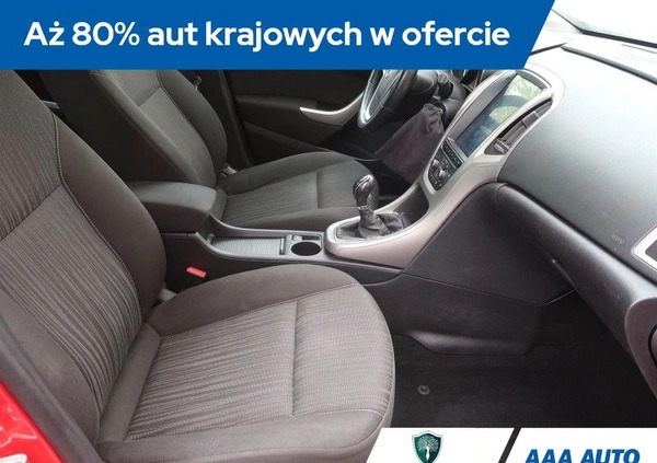 Opel Astra cena 28000 przebieg: 135200, rok produkcji 2011 z Skaryszew małe 254